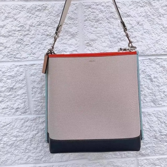 🚨SOLD🚨COACH Mollie Smooth Leather & Jacquard Colorblock Double Straps Bucket Bag - Picture 11 of 14